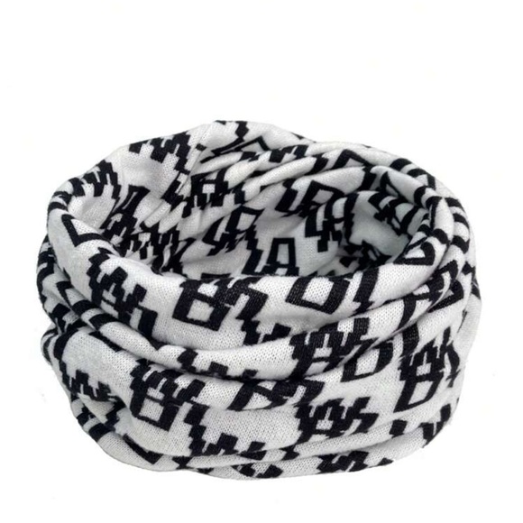 MONOGRAM KNIT BEANIE AND INFINITY NECK WARMER - WHITE BLACK PRINT 2 PIECE - Picture 4 of 6